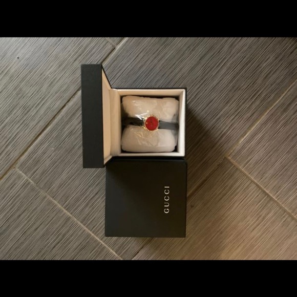 Gucci Watch - Picture 3 of 8